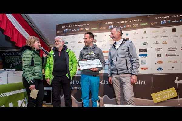v.l. Silvia Fontanive, Vorstandmitglied der Sporthilfe Hans Peter Dalvai, Präsident der Jungen Alpler Michael Malfertheiner, OK Chef von Moonlight Classic Robert Gobbo