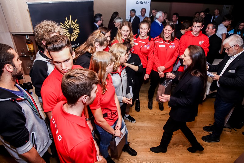 Cellina von Mannstein é affascinata dalle prestazioni dei nostri atleti e si congratula con il gande gruppo del nuoto