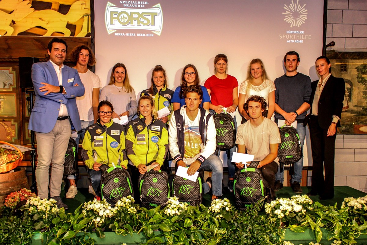 Cellina von Mannstein eGiovanni Podini con il gruppo dei sciatori