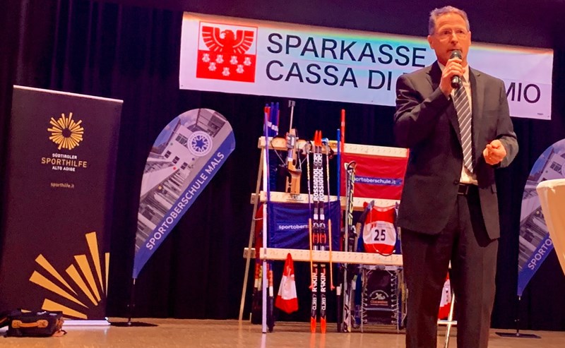 Anche il preside Werner Oberthaler ha ringraziato nel nome della scuola e degli alunni per il sostegno ricevuto