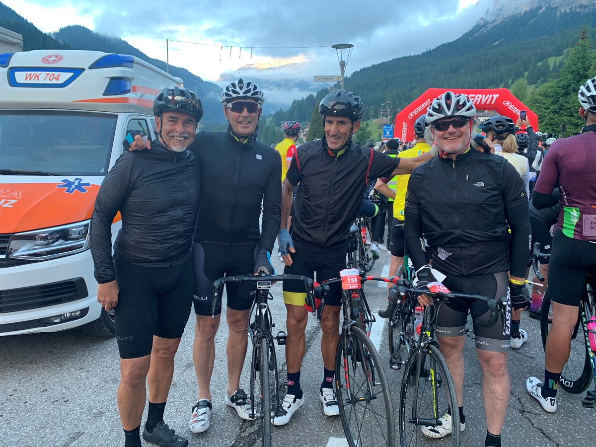 Michl Klemera, Erich Gummerer, Egon Perktold und Ralf Schübel bereiten sich für den Start vor