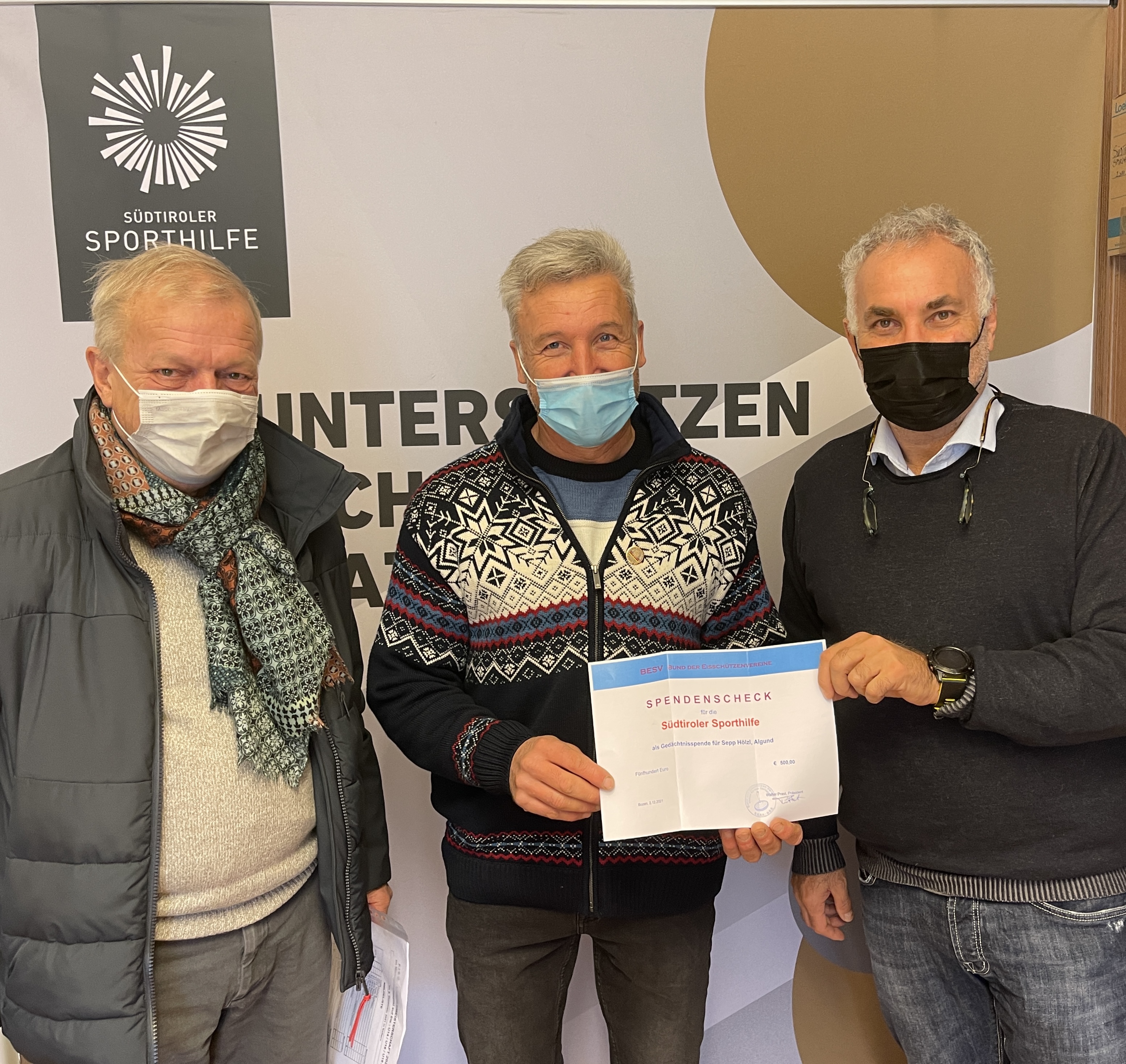 Eisstockvereine spenden der Sporthilfe