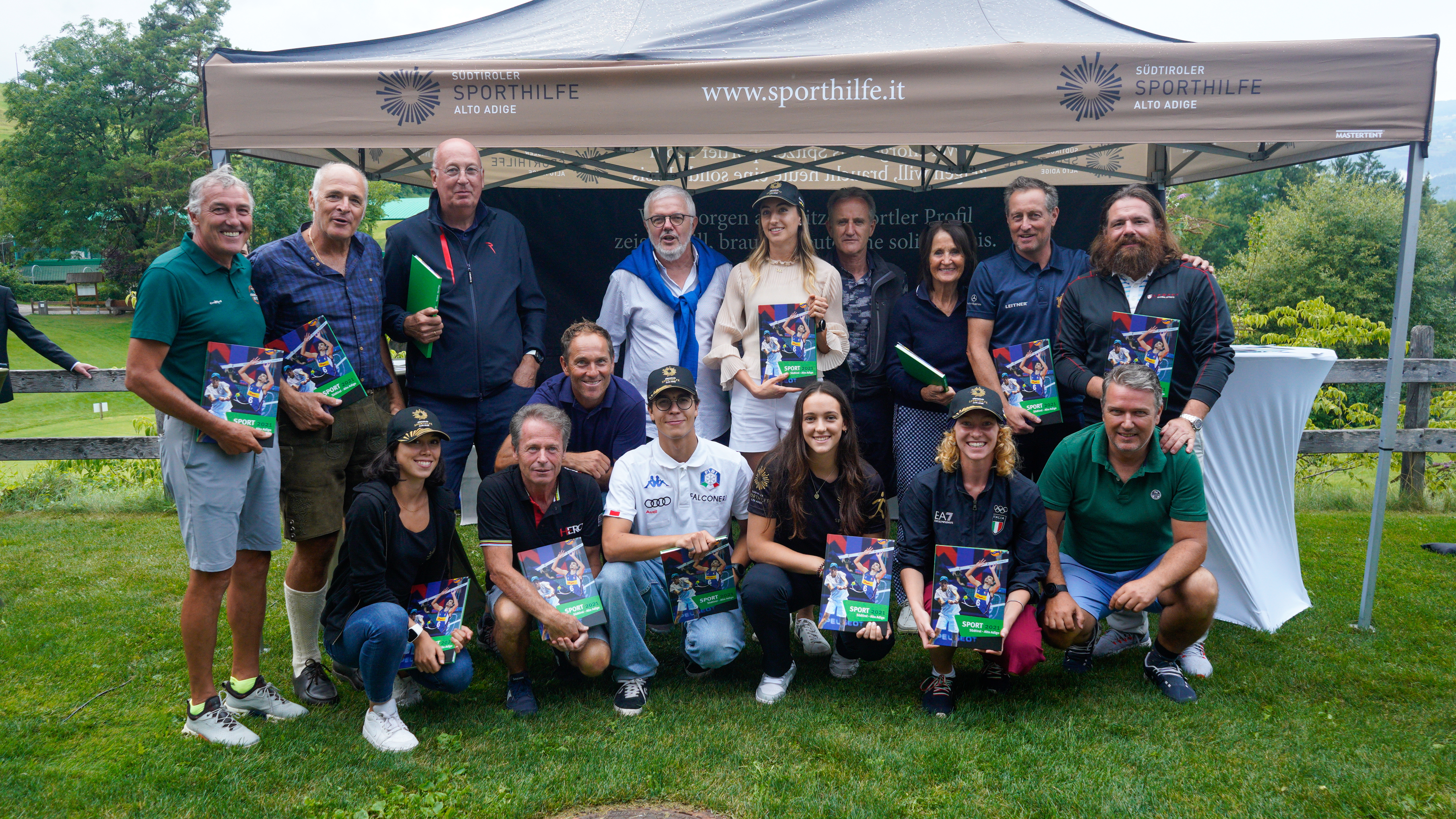 Sportler und Sponsoren golfen für die Südtiroler Nachwuchstalente