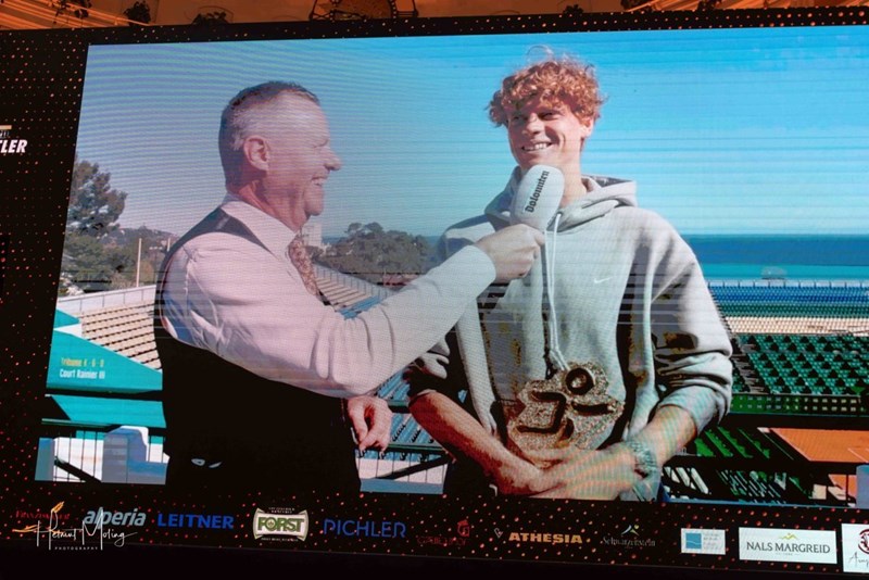 Il tennista Jannik Sinner ha defeso il suo titolo dell'anno precedente.