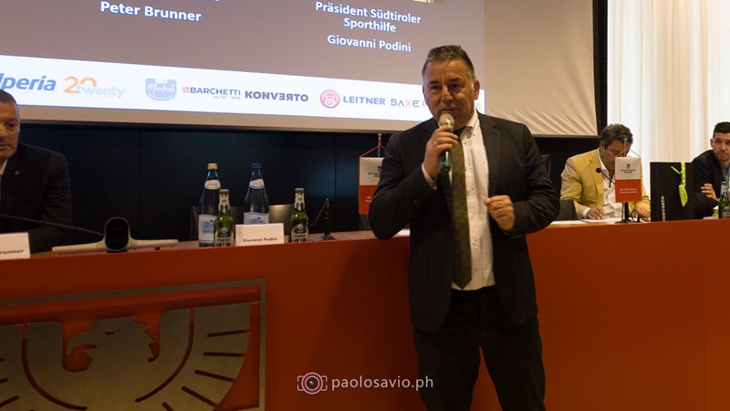 Richtete die Grußworte seitens der Südtiroler Sparkasse an alle Anwesenden: Stephan Konder