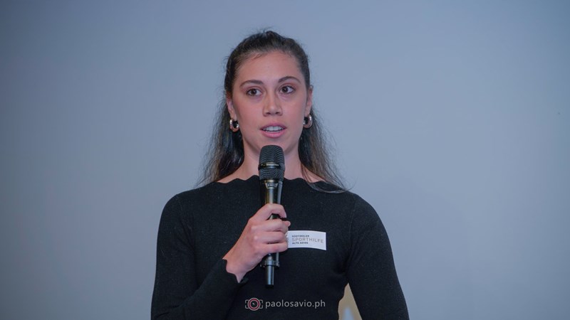 Sara Buglisi, Teilnehmerin beim Weiterbildungsprogramm Great Season der Südtiroler Sporthilfe, gab allen Anwesenden einen Einblick in das neuartige Projekt (Foto: Paolo Savio).