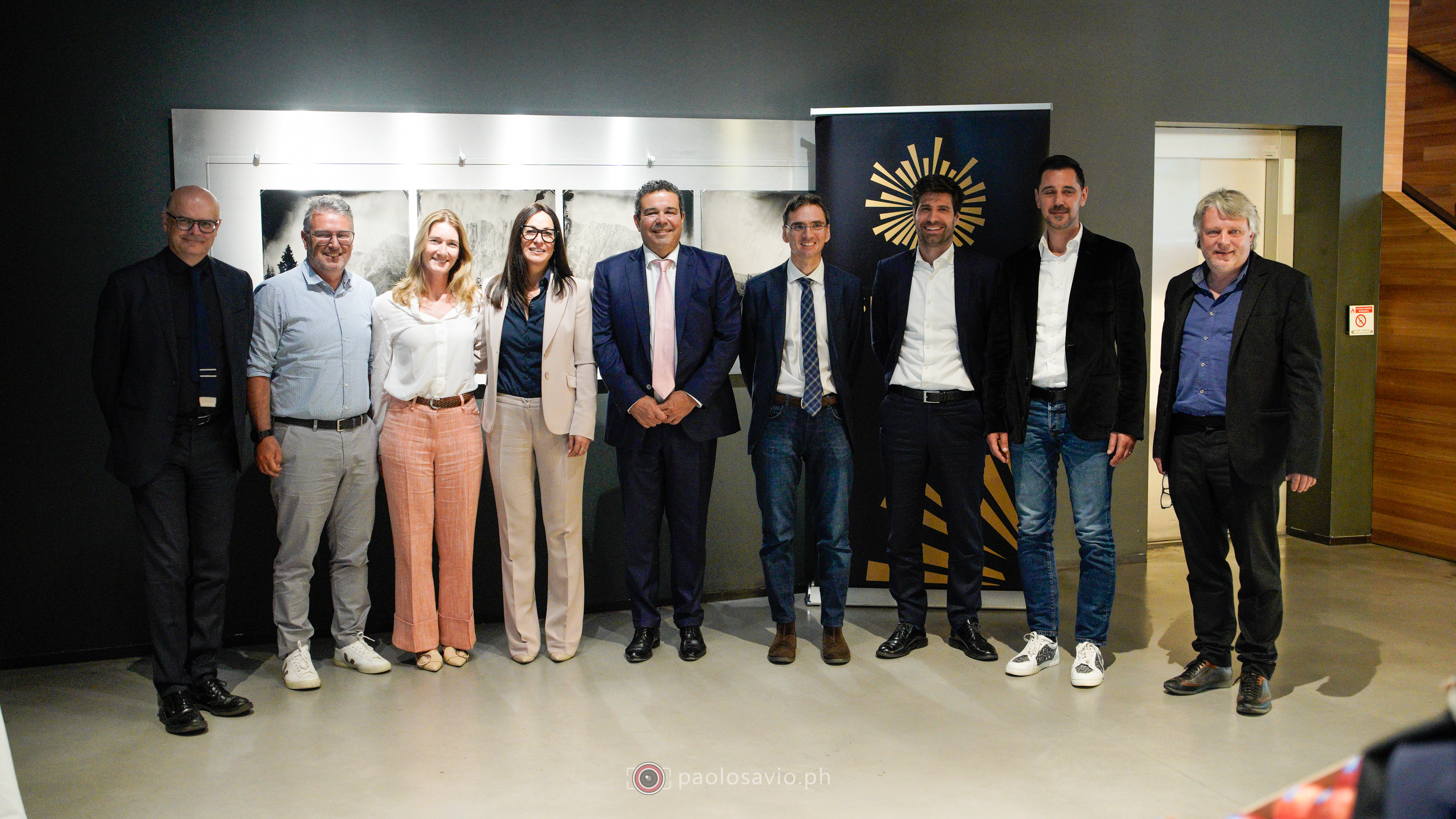 Der neu gewählte Vorstand der Südtiroler Sporthilfe besteht aus (im Bild von links) Gerhard Vanzi, Jochen Schenk, Isabel Amico, Dorotea Mader, Giovanni Podini, Mirco Marchiodi, Benno Hofer, Christian Untermarzoner, Georg Altstätter.  Nicht im Bild: Sabine Oberhollenzer, Heinold Pider und Thomas Ladurner.