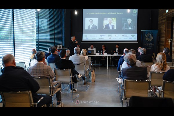 Nella suggestiva cornice della sede principale di MILA, socie, soci e sostenitori si sono riuniti per aprire insieme nuovi orizzonti.