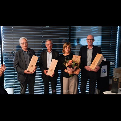 Monika Gross (im Vorstand seit 2015), Günther Andergassen (seit 1987), Lodovico Comploj (seit 2015), Pietro Bruschi (seit 2003), Hermann Trojer (seit 2012) und Manuela Nart (seit 2021) traten nicht mehr zur Wahl an.