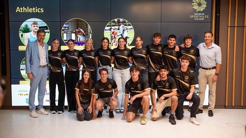 Im Gustelier des HGV fand die Scheckübergabe an die SommersportlerInnen statt (c) Paolo Savio